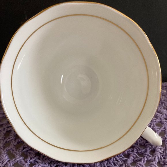 Colclough Genuine Bone China Made in England Gold Floral Tea Cup and Saucer - Picture 6 of 8